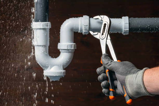 Professional Drain Cleaning technician working in Kemah, TX